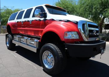 SUV hàng hiếm Ford F-650 2