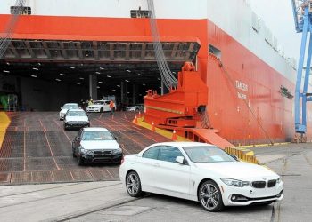 Xe nhập tăng cao nhất kể từ đầu năm 4