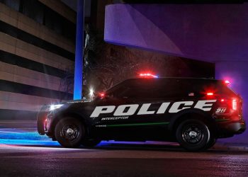 Cận cảnh Ford Explorer 2020 phiên bản dành riêng cho cảnh sát cực ngầu