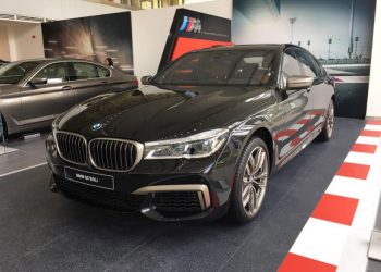 BMW M760Li chính hãng về đại lý, giá tạm tính 13 tỷ đồng