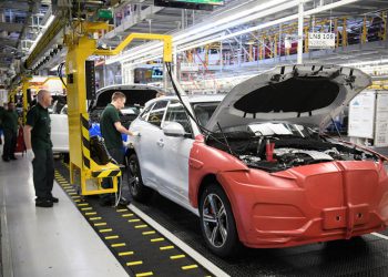 Ford và Jaguar Land Rover tái cơ cấu 3