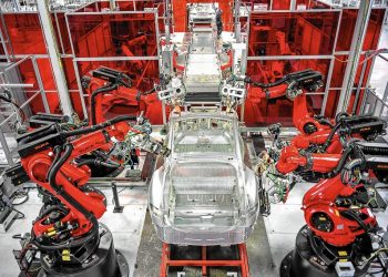 khám phá quy trình lắp ráp Tesla Model 3 2