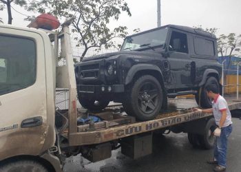 Land Rover Defender phiên bản 3 cửa 3