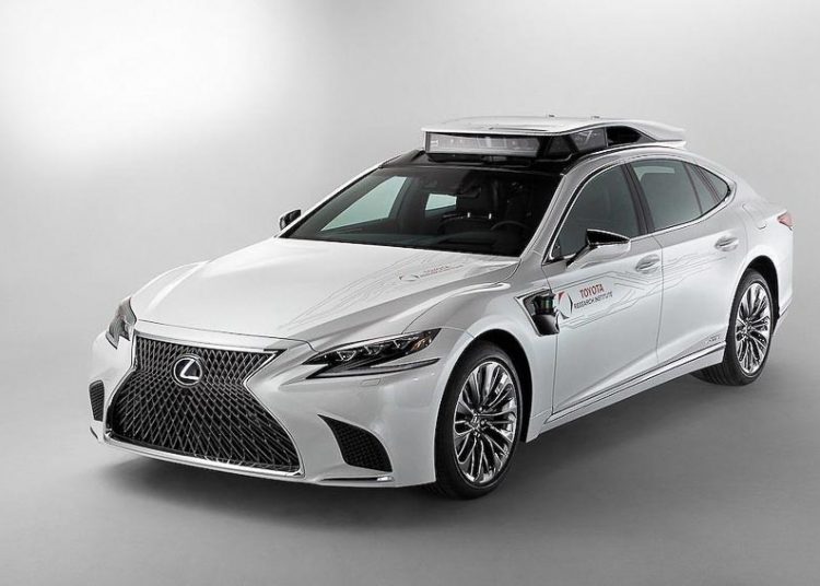 Toyota thử nghiệm tài xế ảo tự lái trên xế sang Lexus LS 500h 11