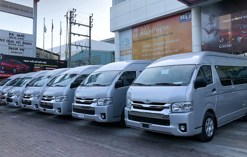 Toyota bàn giao gần 200 xe Hiace cho Phương Trang