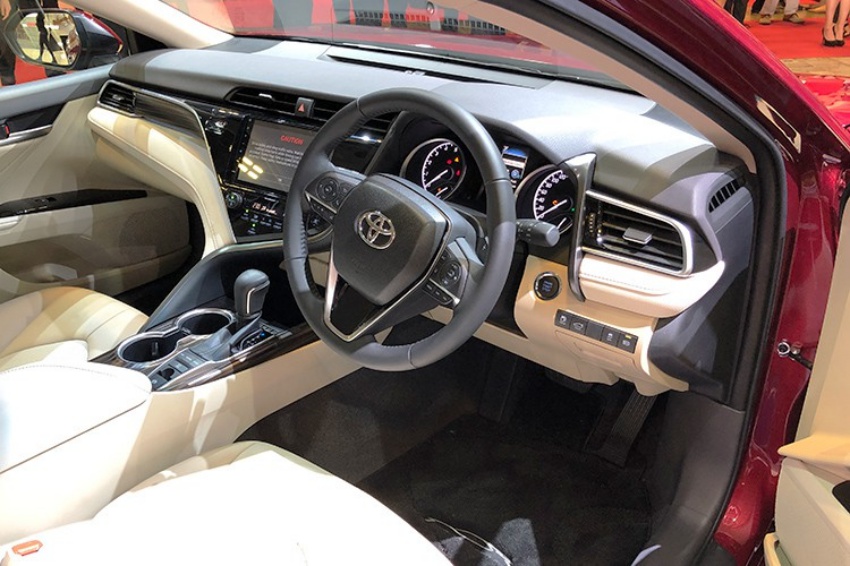 Toyota Camry 2019 3