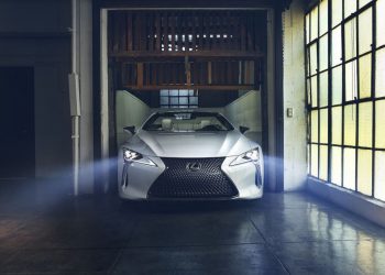 Mui trần hạng sang Lexus LC Convertible, lịch lãm từng góc cạnh