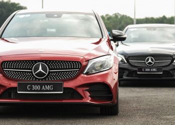 Photo | Cận cảnh Mercedes-Benz C 300 AMG 2019 ra mắt tại Việt Nam