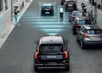 hệ thống phanh tự động khẩn cấp