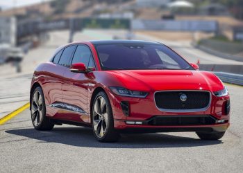 Mẫu xe Jaguar I-PACE đoạt giải thưởng Xe của năm 2019 tại châu Âu
