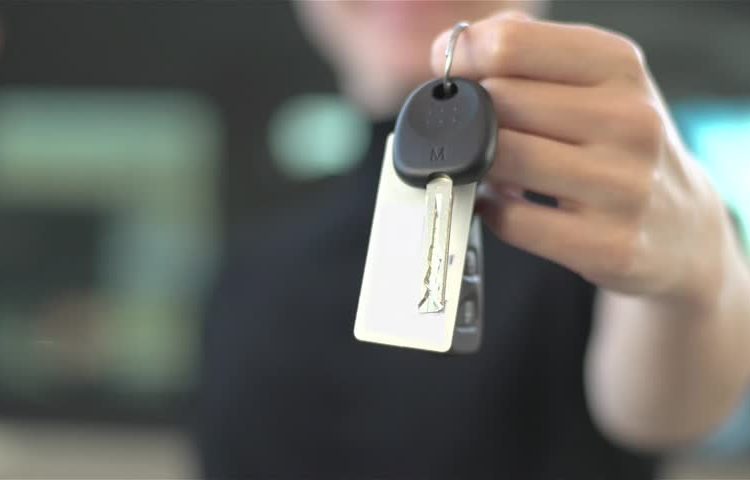 Giao chìa khóa xe cho người giữ, coi chừng rước họa - Anh 1
