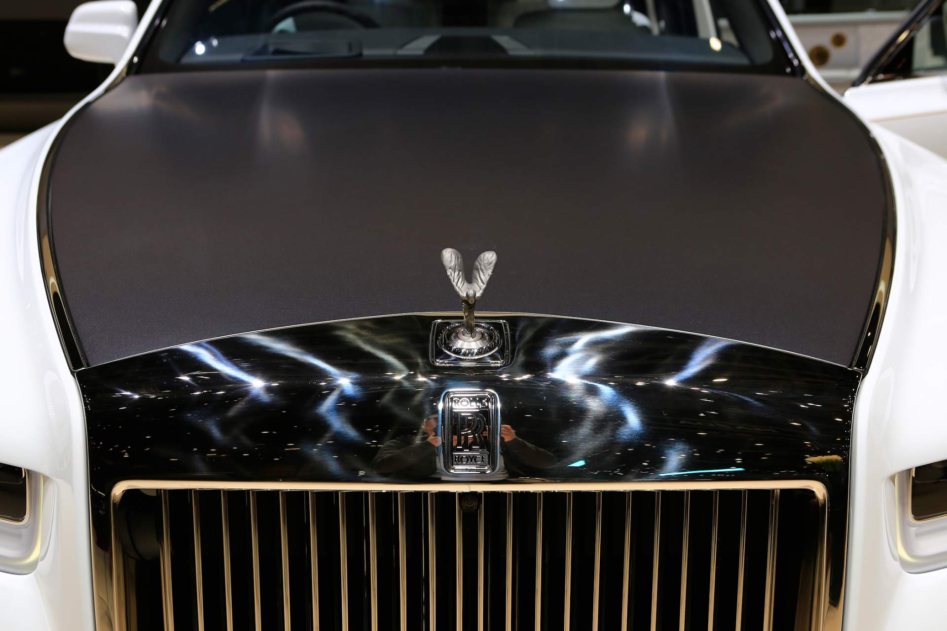 Rolls-Royce Phantom Tranquility lấy cảm hứng từ vũ trụ với nội thất đá thiên thạch - Photo 8