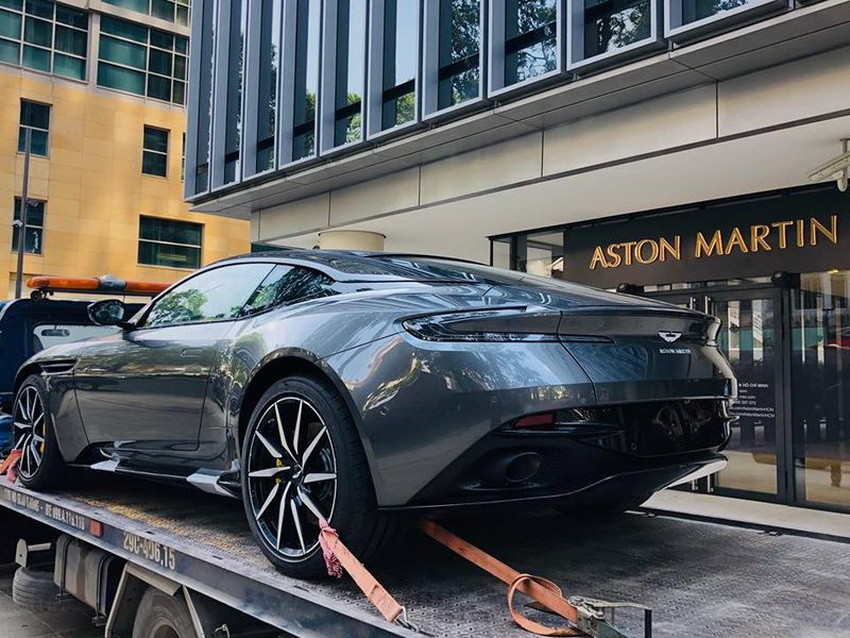 Showroom Aston Martin tại Việt Nam