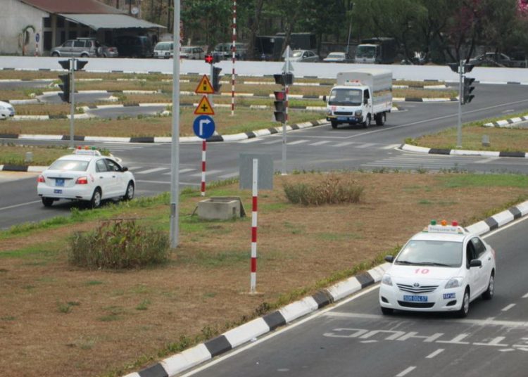 Học thi bằng lái xe có thể khó khăn hơn trong thời gian tới