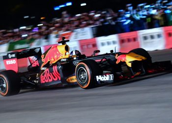 Xe đua Công thức 1 - RB7 của đội đua Red Bull -Xe đua Công thức 1 - RB7 của đội đua Red Bull -01
