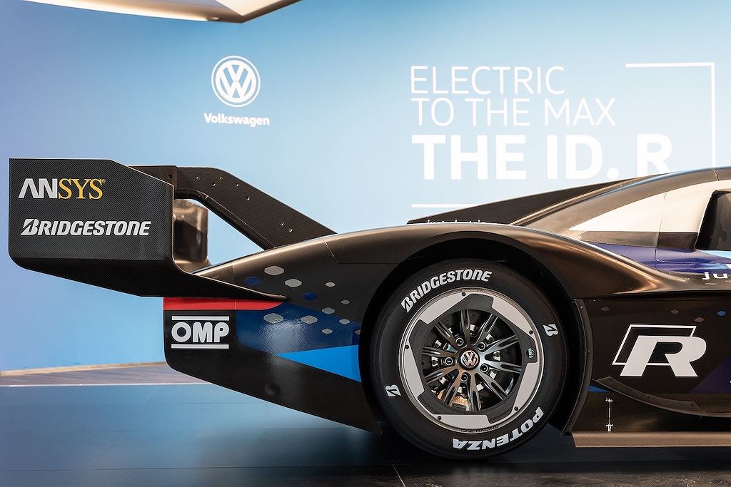 Hypercar điện Volkswagen ID.R lại tham vọng phá kỷ lục vòng đua "Địa ngục Xanh" - 6