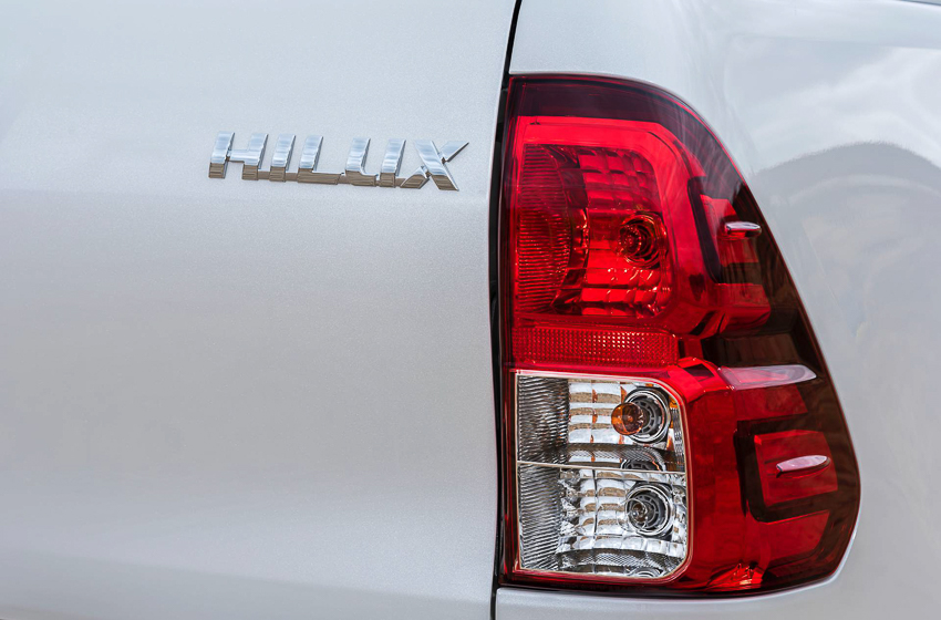 Toyota ra mắt Hilux phiên bản đặc biệt - 25