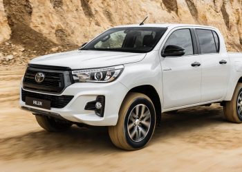Toyota ra mắt Hilux phiên bản đặc biệt - 38