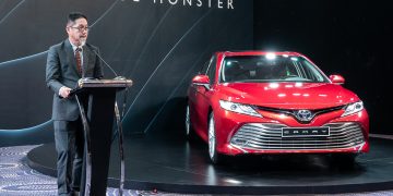 Cái giá của ông Toru & bộ ria của nàng Mona Lisa