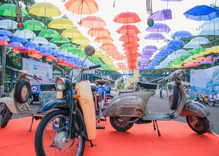 Ngày hội xe cổ Sài Gòn lần 2 tại Công viên Văn hóa Đầm Sen