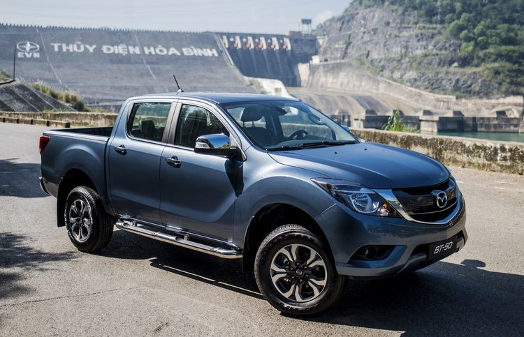 Khách hàng mua Mazda BT-50 được tặng 50% phí trước bạ trong tháng 4