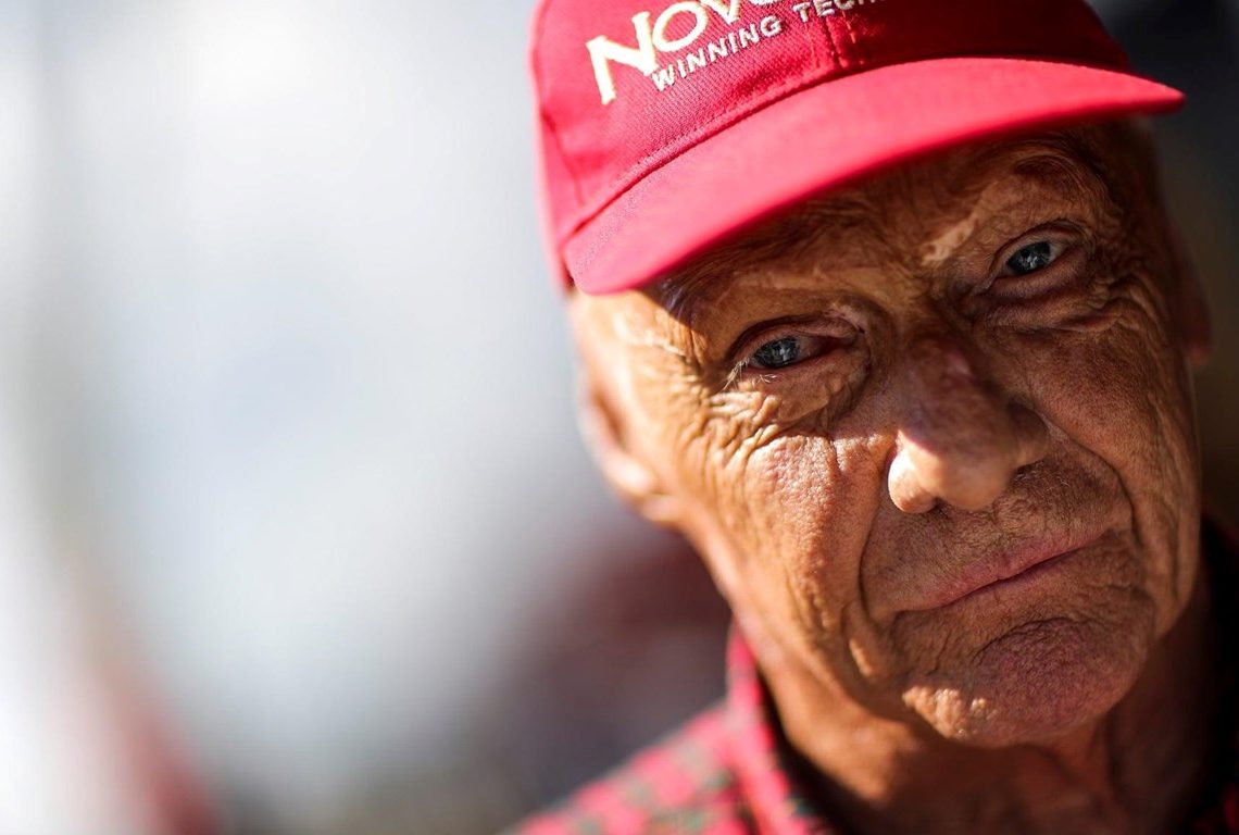 Tay đua F1 huyền thoại 3 lần vô địch Niki Lauda qua đời ở tuổi 70