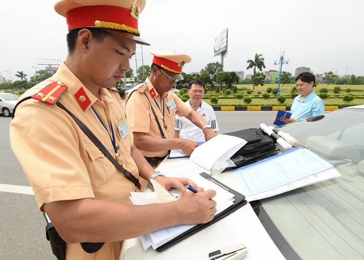 57 lỗi vi phạm giao thông đường bộ được nộp phạt trực tiếp