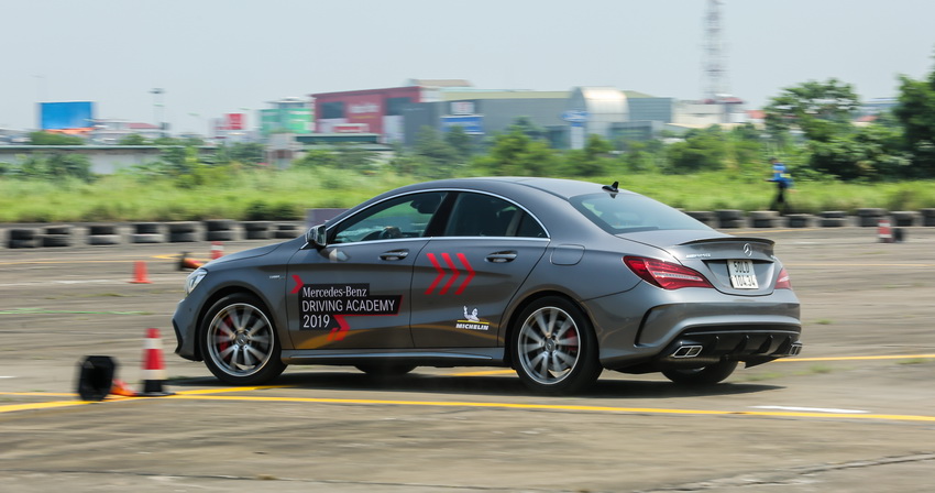 Học viện lái xe an toàn Mercedes-Benz Driving Academy 2019 tại Hà Nội 9