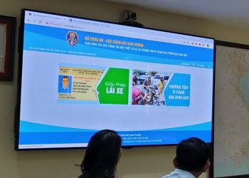 Từ 1-6, CSGT áp dụng phần mềm tra cứu thông tin giấy phép lái xe trên toàn quốc