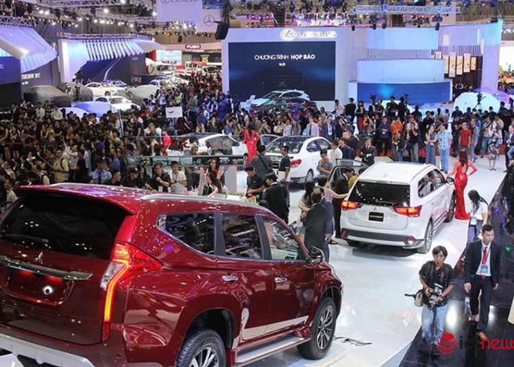 Xe nhập khẩu vào Việt Nam tăng mạnh