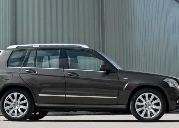 Daimler triệu hồi 60.000 chiếc Mercedes Benz GLK 220 CDI dính nghi án gian lận khí thải - 2