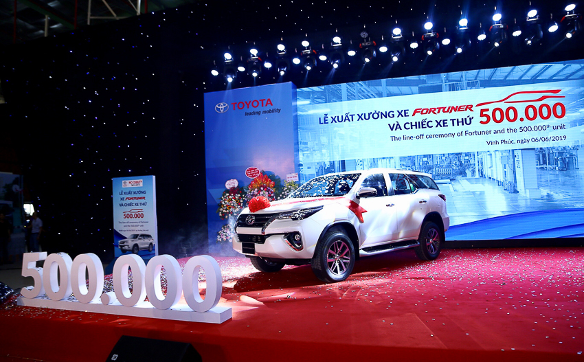 Toyota Fortuner lắp ráp Việt Nam từ 1,03 tỉ, cao hơn xe nhập
