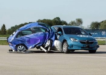 Túi khí bên ngoài xe hơi giúp bảo vệ xe và hành khách khi va chạm 4