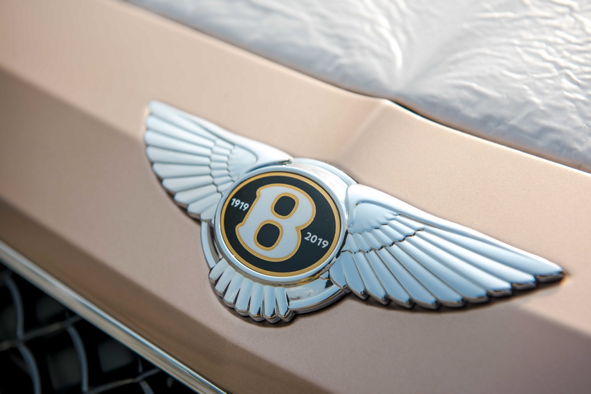 Phiên bản Bentley Centenary Gold kỷ niệm 100 năm có mặt tại Việt Nam 6