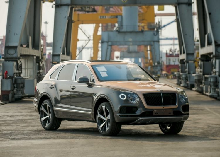 Phiên bản Bentley Centenary Gold kỷ niệm 100 năm có mặt tại Việt Nam 12