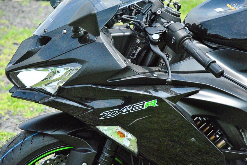 Cận cảnh mẫu xe môtô Kawasaki Ninja ZX-6R 2019 mới về Việt Nam - 12
