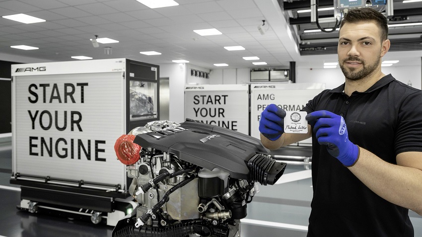 Động cơ bốn xi lanh tăng áp mới của Mercedes-AMG có công suất 382 mã lực ở dòng A45 và 415 mã lực ở dòng A45 S - 24