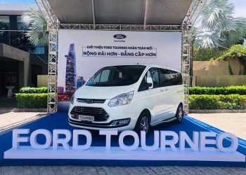 Hình ảnh thực tế mẫu xe MPV 7 chỗ Ford Tourneo sắp bán ra ở Việt Nam - 0
