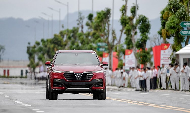 VinFast bàn giao 200 xe Lux A2.0 và Lux SA2.0 đầu tiên cho khách hàng vào ngày 28-7-2019 - 3