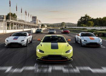 Aston Martin ra mắt bộ sưu tập xe đua Vantage Heritage Racing Edition - 1