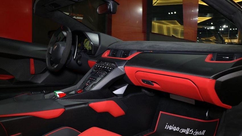 Lamborghini Veneno Roadster hàng hiếm với thiết kế thân xe làm bằng sợi carbon trần - 25