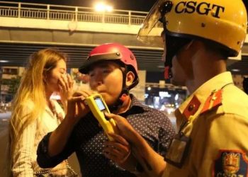 Từ 15-7 CSGT TP.HCM sẽ “chốt” ở bến xe, sân bay, quán nhậu…, xử lý vi phạm