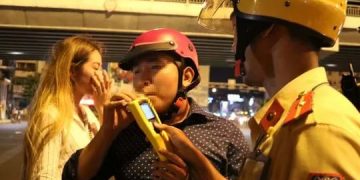 Từ 15-7 CSGT TP.HCM sẽ “chốt” ở bến xe, sân bay, quán nhậu…, xử lý vi phạm