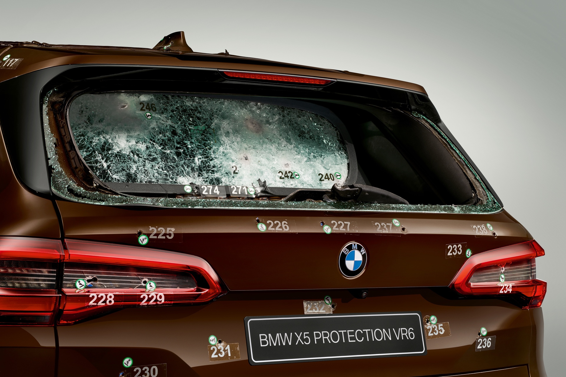 BMW X5 Protection VR6 - SUV bọc thép hạng sang - 03