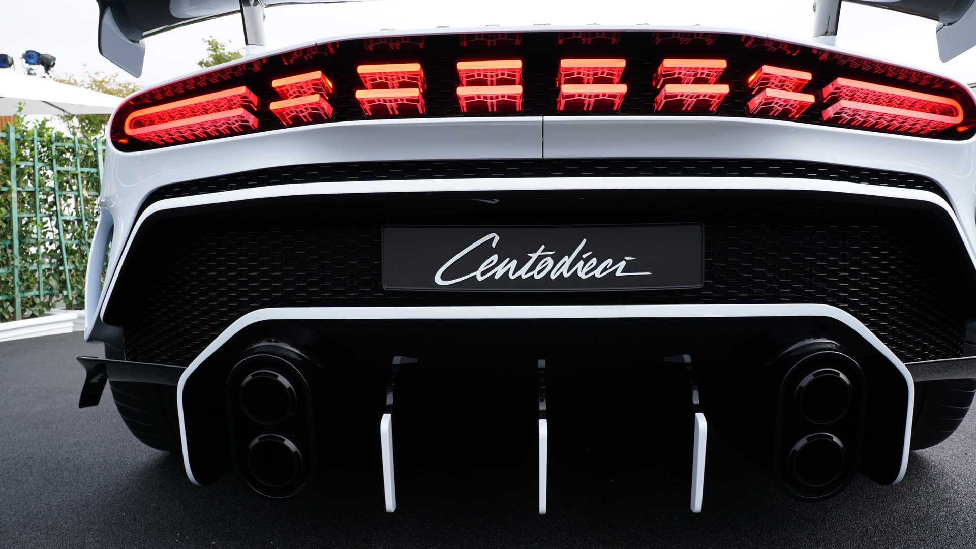 Bugatti Centodieci – siêu xe 9 triệu đô cháy hàng ngay khi ra mắt 10