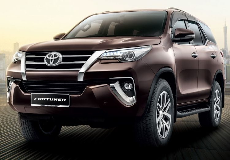 Toyota Innova và Fortuner nâng cấp màn hình giải trí 9.0 - 1