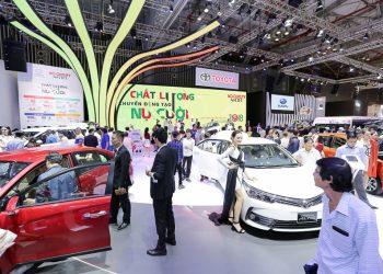 Thuế "cản đường" người Việt mua xe hơi Việt?