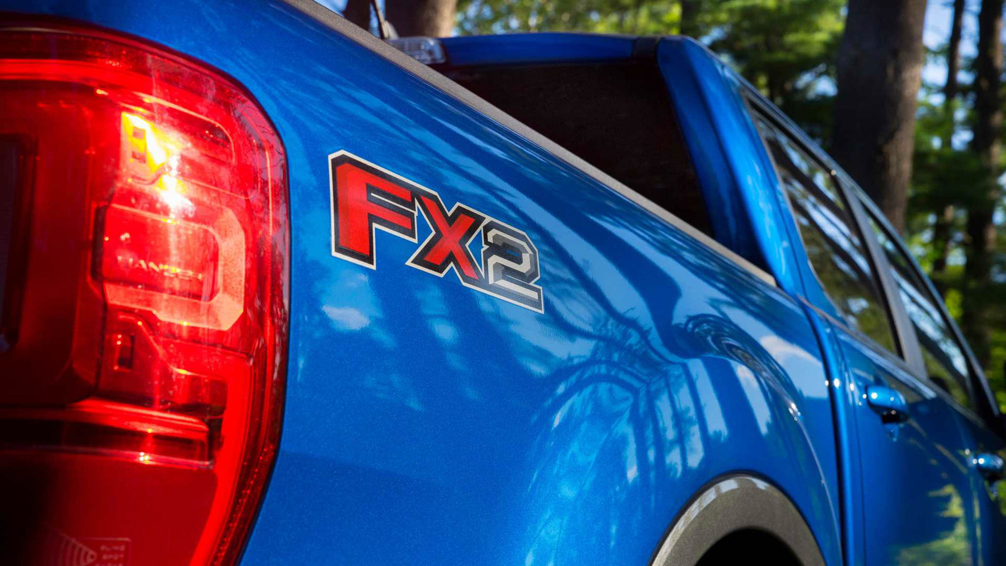 Ford Ranger thế hệ mới sẽ trang bị động cơ xăng và dầu V6 - 8