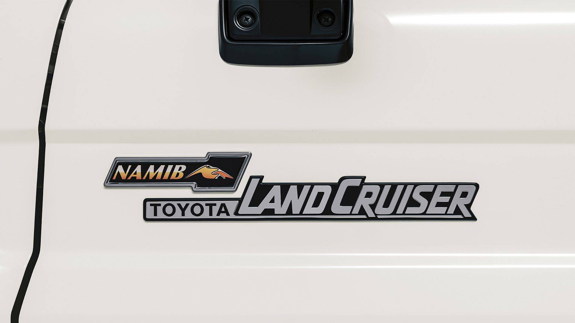 Toyota Land Cruiser có thêm phiên bản bán tải có kiểu dáng những năm 70-2