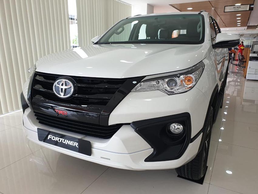 Cận cảnh Toyota Fortuner TRD giá 1,2 tỉ đồng tại Việt Nam - 6